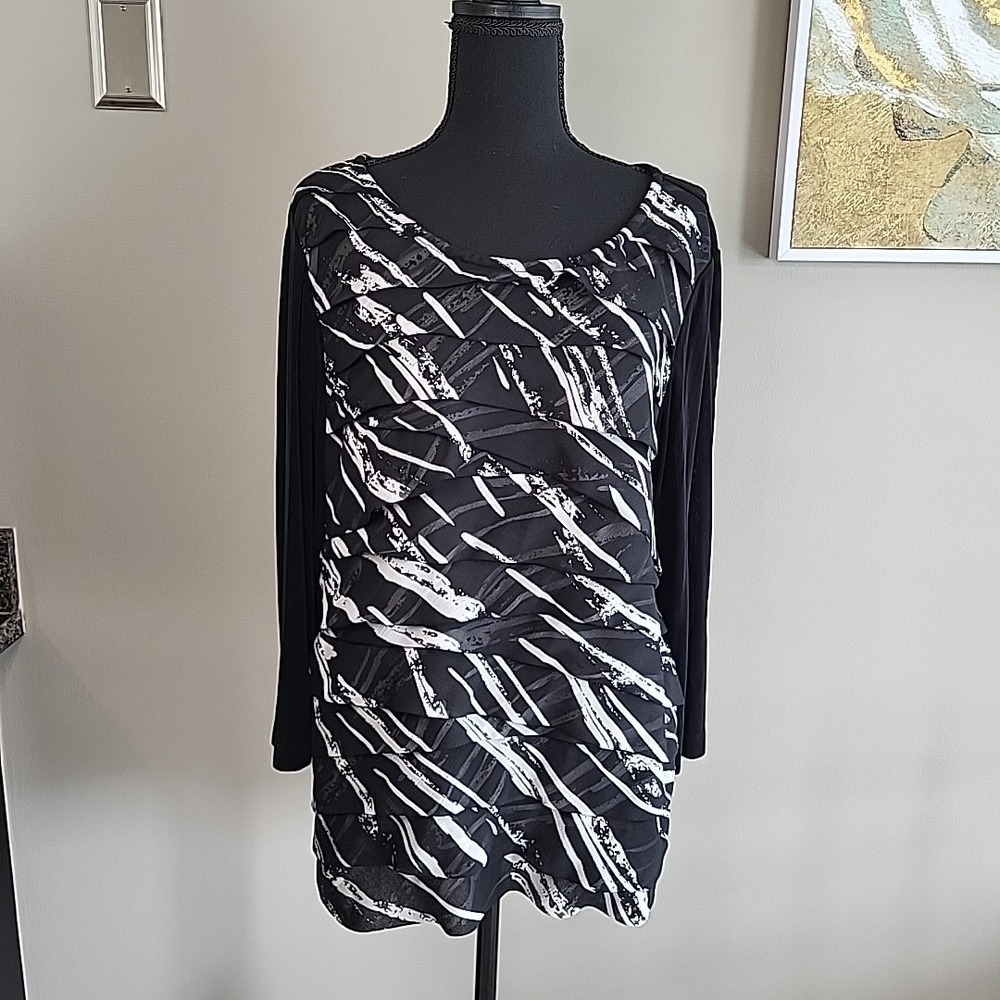Chicos Travelers Top Womens Ruffle Print Front Black Long Sleeve Pullover Sz 3